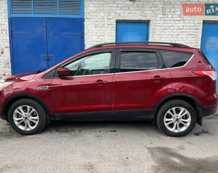 Красный Форд Эскейп, объемом двигателя 2 л и пробегом 146 тыс. км за 12000 $, фото 2 на Automoto.ua