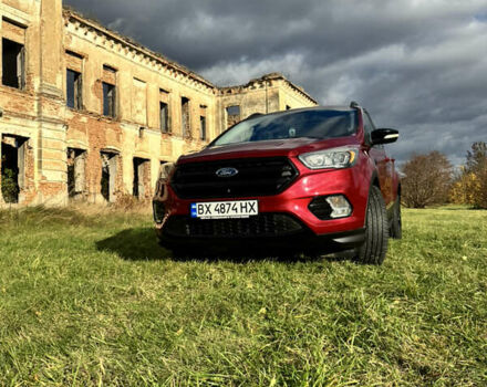 Форд Ескейп 2016 у Нетешине на Automoto.ua Червоний Форд Ескейп, об'ємом двигуна 2 л та пробігом 111 тис. км за 14700 $, фото 4 на Automoto.ua