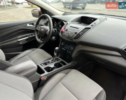 Червоний Форд Ескейп, об'ємом двигуна 1.5 л та пробігом 207 тис. км за 10350 $, фото 30 на Automoto.ua