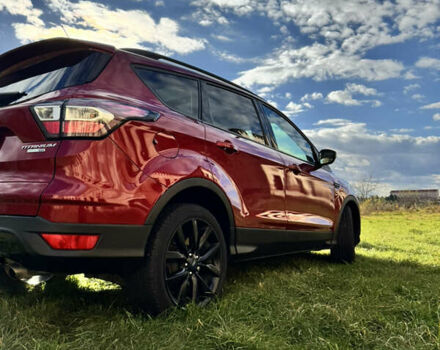 Форд Ескейп 2016 у Нетешине на Automoto.ua Червоний Форд Ескейп, об'ємом двигуна 2 л та пробігом 111 тис. км за 14700 $, фото 18 на Automoto.ua