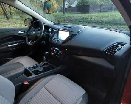 Красный Форд Эскейп, объемом двигателя 2 л и пробегом 153 тыс. км за 12300 $, фото 22 на Automoto.ua