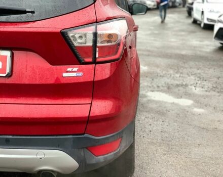 Красный Форд Эскейп, объемом двигателя 2 л и пробегом 179 тыс. км за 14890 $, фото 10 на Automoto.ua