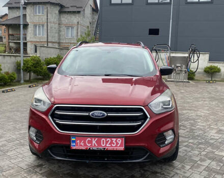 Красный Форд Эскейп, объемом двигателя 1.5 л и пробегом 154 тыс. км за 11999 $, фото 1 на Automoto.ua