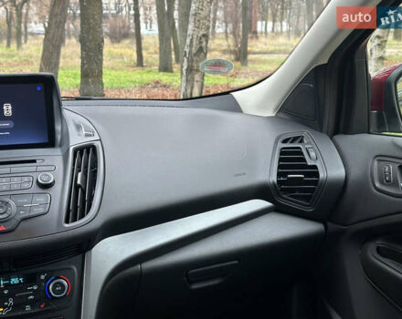 Красный Форд Эскейп, объемом двигателя 2 л и пробегом 121 тыс. км за 14999 $, фото 33 на Automoto.ua