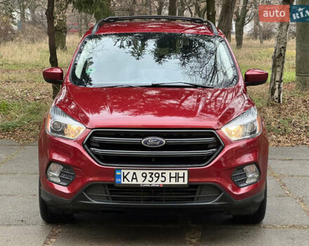 Красный Форд Эскейп, объемом двигателя 2 л и пробегом 121 тыс. км за 14999 $, фото 4 на Automoto.ua