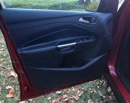 Красный Форд Эскейп, объемом двигателя 2 л и пробегом 153 тыс. км за 12300 $, фото 10 на Automoto.ua