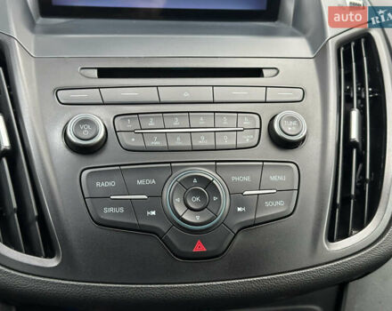 Красный Форд Эскейп, объемом двигателя 2 л и пробегом 121 тыс. км за 14999 $, фото 41 на Automoto.ua