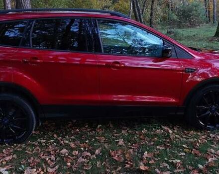 Красный Форд Эскейп, объемом двигателя 2 л и пробегом 153 тыс. км за 12300 $, фото 4 на Automoto.ua