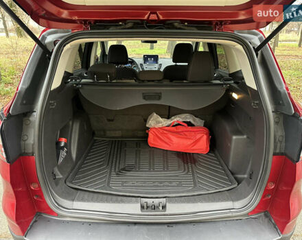 Красный Форд Эскейп, объемом двигателя 2 л и пробегом 121 тыс. км за 14999 $, фото 22 на Automoto.ua