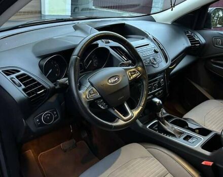 Красный Форд Эскейп, объемом двигателя 2 л и пробегом 170 тыс. км за 13500 $, фото 13 на Automoto.ua