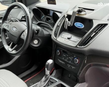 Красный Форд Эскейп, объемом двигателя 2 л и пробегом 98 тыс. км за 15790 $, фото 18 на Automoto.ua