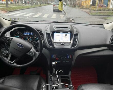 Красный Форд Эскейп, объемом двигателя 2 л и пробегом 180 тыс. км за 14000 $, фото 4 на Automoto.ua