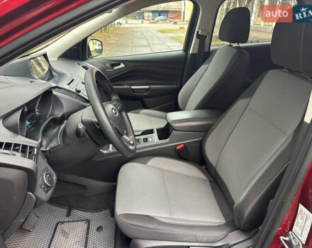 Красный Форд Эскейп, объемом двигателя 2 л и пробегом 121 тыс. км за 14999 $, фото 18 на Automoto.ua