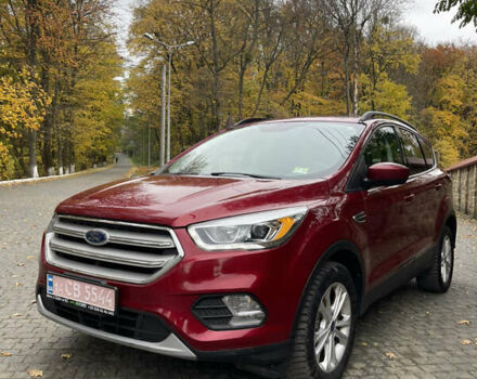 Форд Эскейп 2017 в Черновцах на Automoto.ua Красный Форд Эскейп, объемом двигателя 1.5 л и пробегом 147 тыс. км за 14000 $, фото 1 на Automoto.ua
