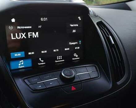 Красный Форд Эскейп, объемом двигателя 2 л и пробегом 153 тыс. км за 12300 $, фото 25 на Automoto.ua