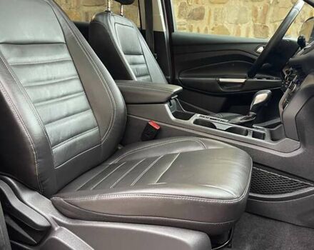 Красный Форд Эскейп, объемом двигателя 1.5 л и пробегом 175 тыс. км за 13100 $, фото 5 на Automoto.ua