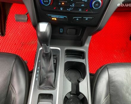 Красный Форд Эскейп, объемом двигателя 2 л и пробегом 179 тыс. км за 14890 $, фото 36 на Automoto.ua