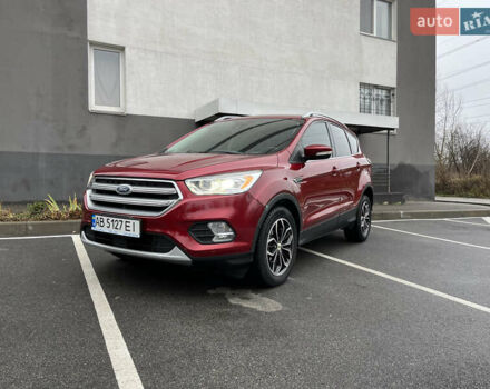 Красный Форд Эскейп, объемом двигателя 2 л и пробегом 78 тыс. км за 15900 $, фото 4 на Automoto.ua
