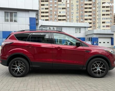 Красный Форд Эскейп, объемом двигателя 2 л и пробегом 98 тыс. км за 15790 $, фото 4 на Automoto.ua