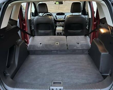 Красный Форд Эскейп, объемом двигателя 2 л и пробегом 170 тыс. км за 13500 $, фото 7 на Automoto.ua