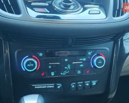 Червоний Форд Ескейп, об'ємом двигуна 2 л та пробігом 178 тис. км за 12999 $, фото 17 на Automoto.ua