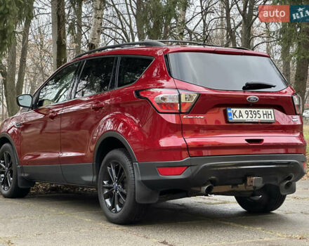 Красный Форд Эскейп, объемом двигателя 2 л и пробегом 121 тыс. км за 14999 $, фото 10 на Automoto.ua