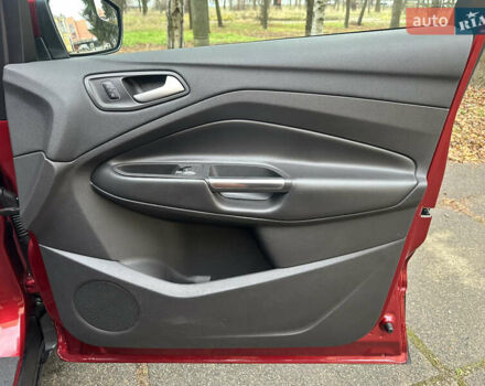 Красный Форд Эскейп, объемом двигателя 2 л и пробегом 121 тыс. км за 14999 $, фото 27 на Automoto.ua