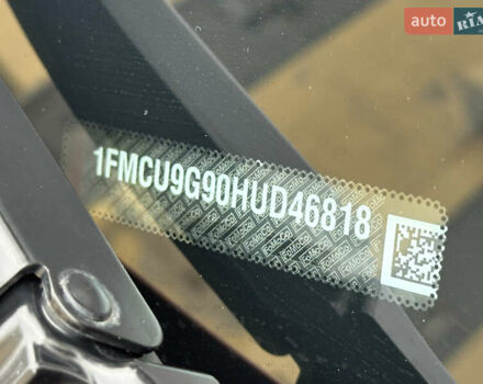 Красный Форд Эскейп, объемом двигателя 2 л и пробегом 121 тыс. км за 14999 $, фото 3 на Automoto.ua