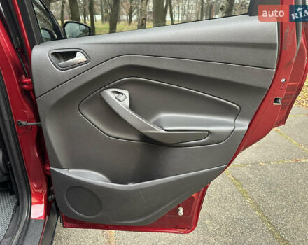 Красный Форд Эскейп, объемом двигателя 2 л и пробегом 121 тыс. км за 14999 $, фото 24 на Automoto.ua