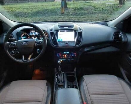 Красный Форд Эскейп, объемом двигателя 2 л и пробегом 153 тыс. км за 12300 $, фото 19 на Automoto.ua