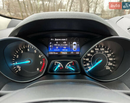 Красный Форд Эскейп, объемом двигателя 2 л и пробегом 78 тыс. км за 15900 $, фото 10 на Automoto.ua