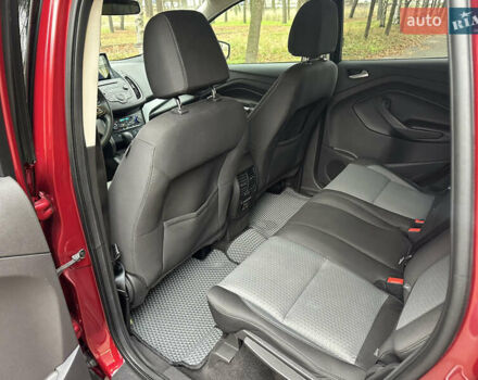 Красный Форд Эскейп, объемом двигателя 2 л и пробегом 121 тыс. км за 14999 $, фото 20 на Automoto.ua