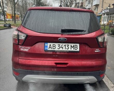 Красный Форд Эскейп, объемом двигателя 2 л и пробегом 180 тыс. км за 14000 $, фото 3 на Automoto.ua