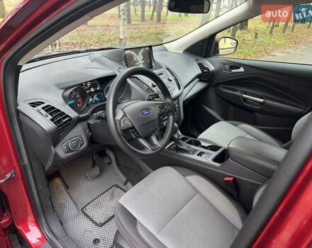 Красный Форд Эскейп, объемом двигателя 2 л и пробегом 121 тыс. км за 14999 $, фото 17 на Automoto.ua