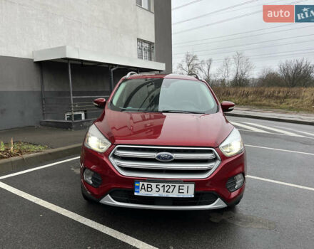 Красный Форд Эскейп, объемом двигателя 2 л и пробегом 78 тыс. км за 15900 $, фото 3 на Automoto.ua