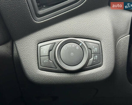 Красный Форд Эскейп, объемом двигателя 2 л и пробегом 121 тыс. км за 14999 $, фото 38 на Automoto.ua