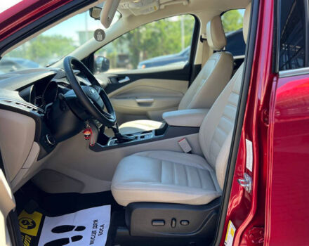 Красный Форд Эскейп, объемом двигателя 1.5 л и пробегом 12 тыс. км за 15600 $, фото 7 на Automoto.ua