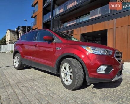 Красный Форд Эскейп, объемом двигателя 1.5 л и пробегом 101 тыс. км за 12700 $, фото 1 на Automoto.ua