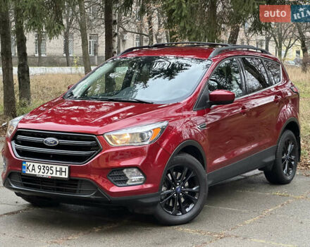 Красный Форд Эскейп, объемом двигателя 2 л и пробегом 121 тыс. км за 14999 $, фото 7 на Automoto.ua
