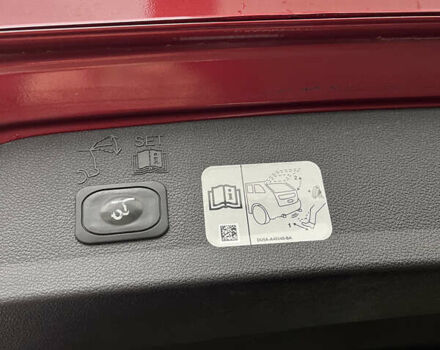 Красный Форд Эскейп, объемом двигателя 2 л и пробегом 78 тыс. км за 15900 $, фото 18 на Automoto.ua