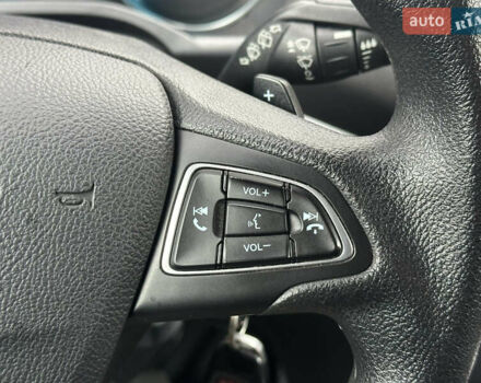 Красный Форд Эскейп, объемом двигателя 2 л и пробегом 121 тыс. км за 14999 $, фото 35 на Automoto.ua