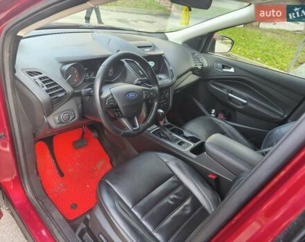 Красный Форд Эскейп, объемом двигателя 2 л и пробегом 178 тыс. км за 15000 $, фото 1 на Automoto.ua