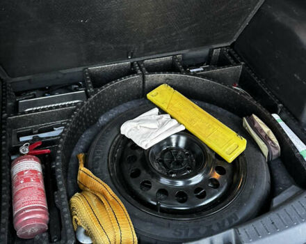 Красный Форд Эскейп, объемом двигателя 2 л и пробегом 93 тыс. км за 15300 $, фото 12 на Automoto.ua