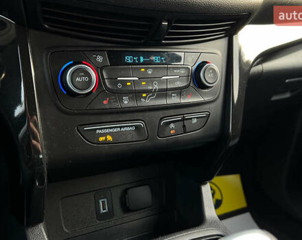 Красный Форд Эскейп, объемом двигателя 1.5 л и пробегом 235 тыс. км за 12200 $, фото 16 на Automoto.ua