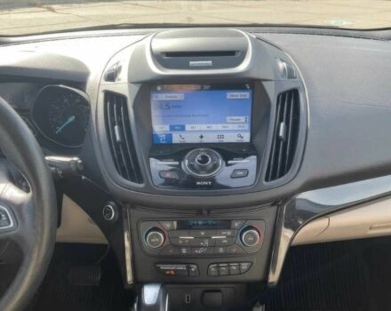 Красный Форд Эскейп, объемом двигателя 2 л и пробегом 47 тыс. км за 10000 $, фото 8 на Automoto.ua