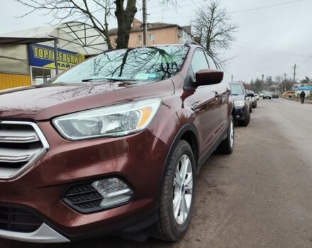 Красный Форд Эскейп, объемом двигателя 0 л и пробегом 200 тыс. км за 12500 $, фото 1 на Automoto.ua