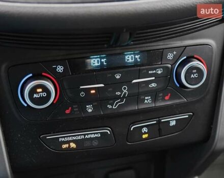 Червоний Форд Ескейп, об'ємом двигуна 1.5 л та пробігом 85 тис. км за 13500 $, фото 19 на Automoto.ua