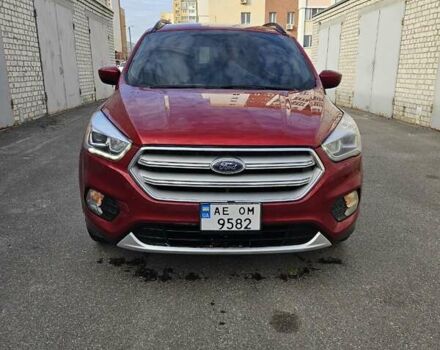 Красный Форд Эскейп, объемом двигателя 1.5 л и пробегом 154 тыс. км за 15000 $, фото 1 на Automoto.ua