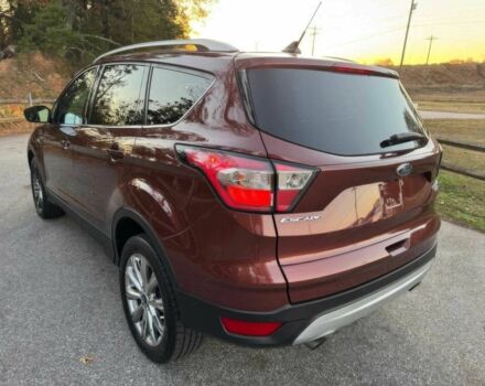 Красный Форд Эскейп, объемом двигателя 2 л и пробегом 43 тыс. км за 9800 $, фото 4 на Automoto.ua