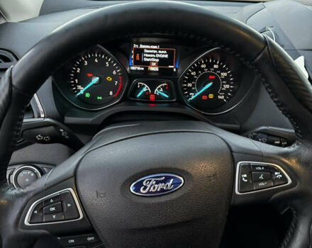 Красный Форд Эскейп, объемом двигателя 2 л и пробегом 93 тыс. км за 15300 $, фото 17 на Automoto.ua